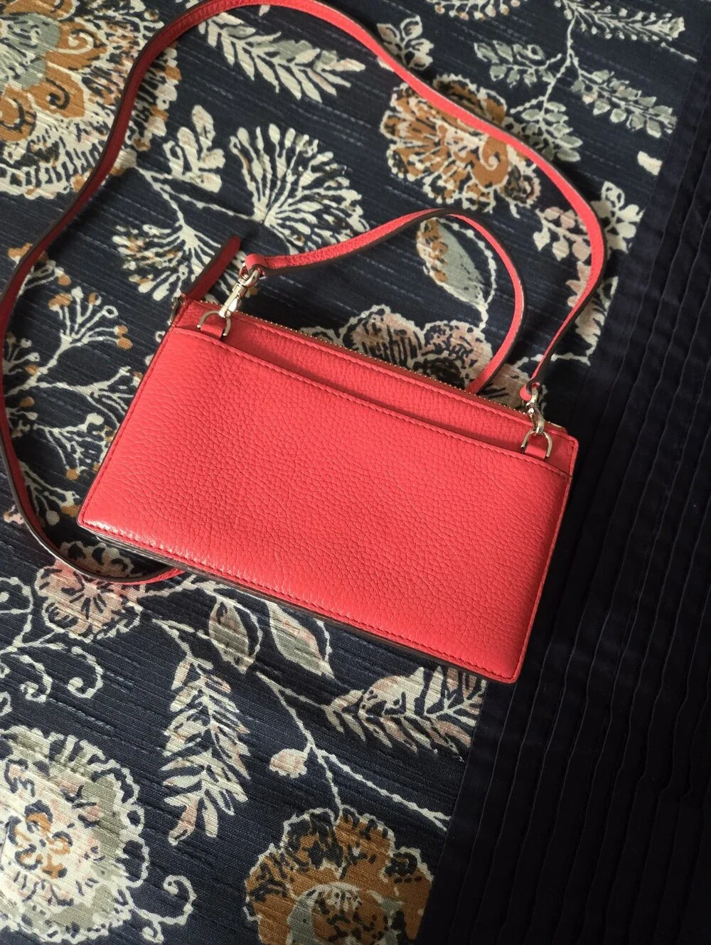 kate spade bright coral pink pebbled leather crossbody READ ↘️